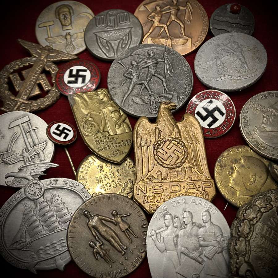 German Tinnie & Party Badges