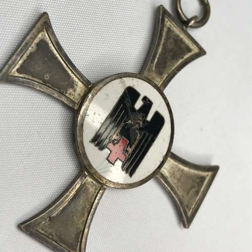 German Sisters Cross WW2