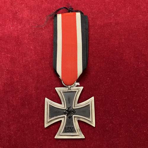 Iron Cross 2nd Class Maker 24 Arbeitsgemeinschaft D. Hanauer Plaketten