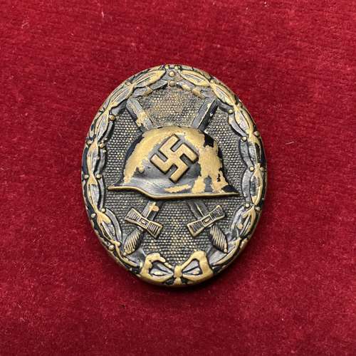 Black Wound Badge Maker Marked L/58