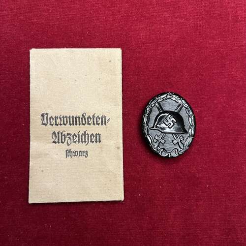Black Wound Badge with Packet of Issue