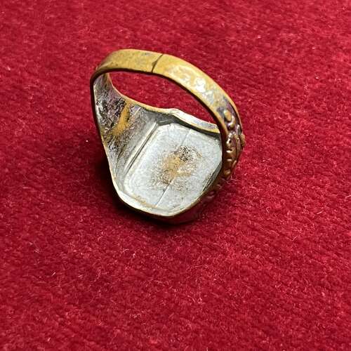 West Wall Cantine Ring