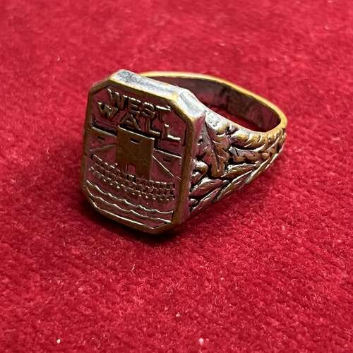 West Wall Cantine Ring